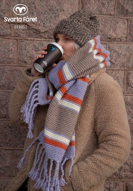 Sibirien - stor stickad sjal med fransar